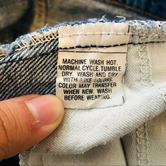 Vintage Levi’s High Rise Distressed Denim Shorts - Picture 11 of 13